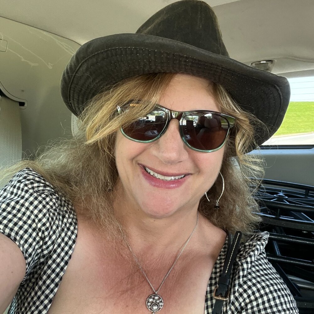 Meet your Posher, Traci